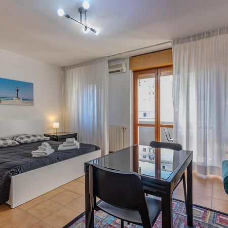 Andrea'S Home Bari Bagian luar foto